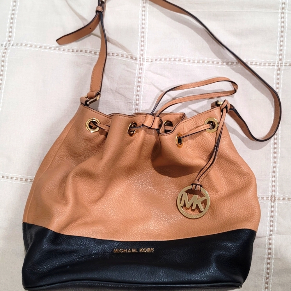 Michael Kors Hobo Satchel tan with black